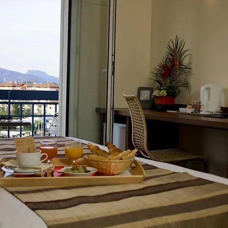 Hotel Le Relais Saint-jacques 3*