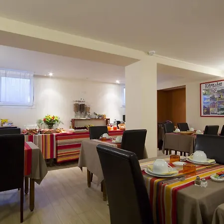 Hotel Le Relais Saint-jacques 3*
