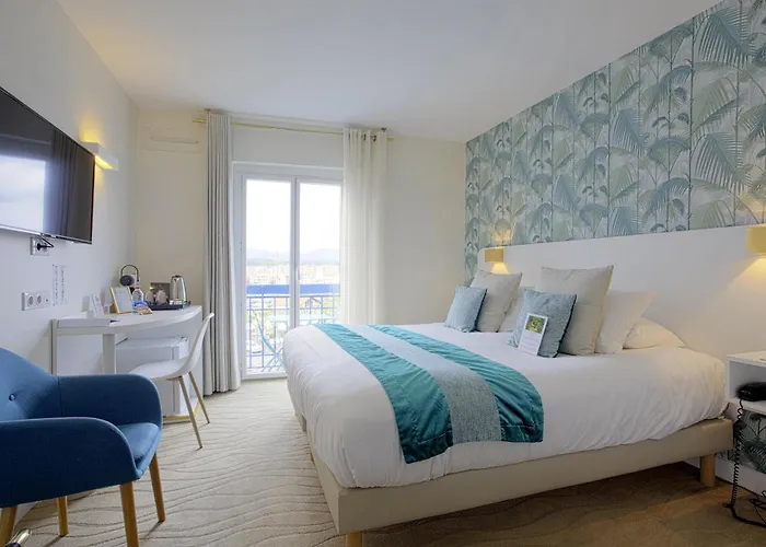 מלון Le Relais Saint-jacques 3*