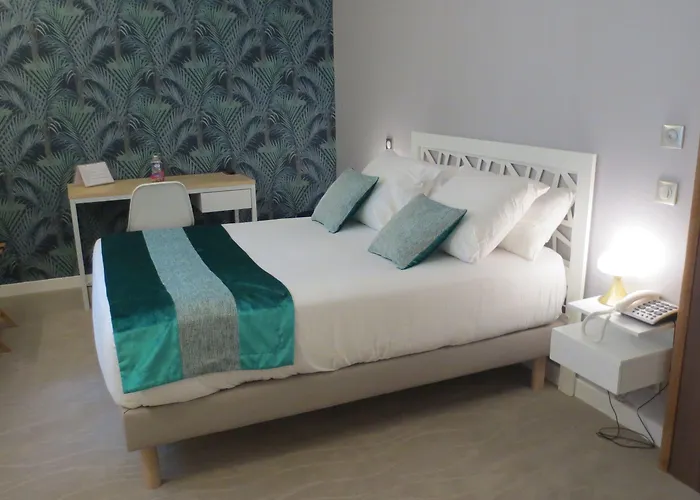 Le Relais Saint-jacques מלון סן-ז'אן-דה-לוז