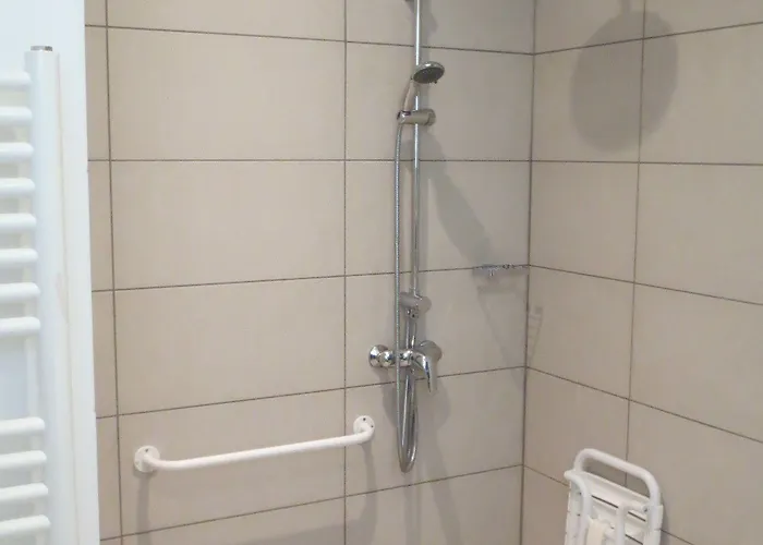 מלון Le Relais Saint-jacques 3*